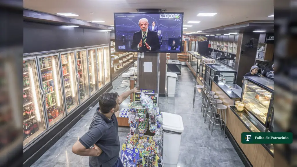 Média das pesquisas: Lula e Flávio Bolsonaro em debate de candidatos à Presidência