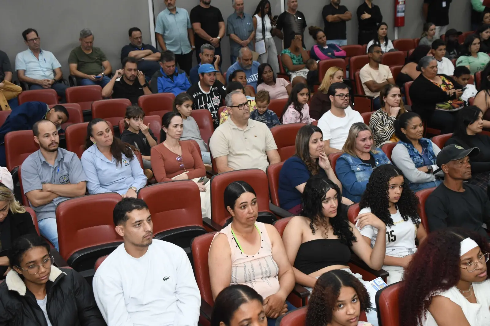 Público no Auditório Geraldo Campos durante o anúncio dos pré-selecionados para moradias em Patrocínio