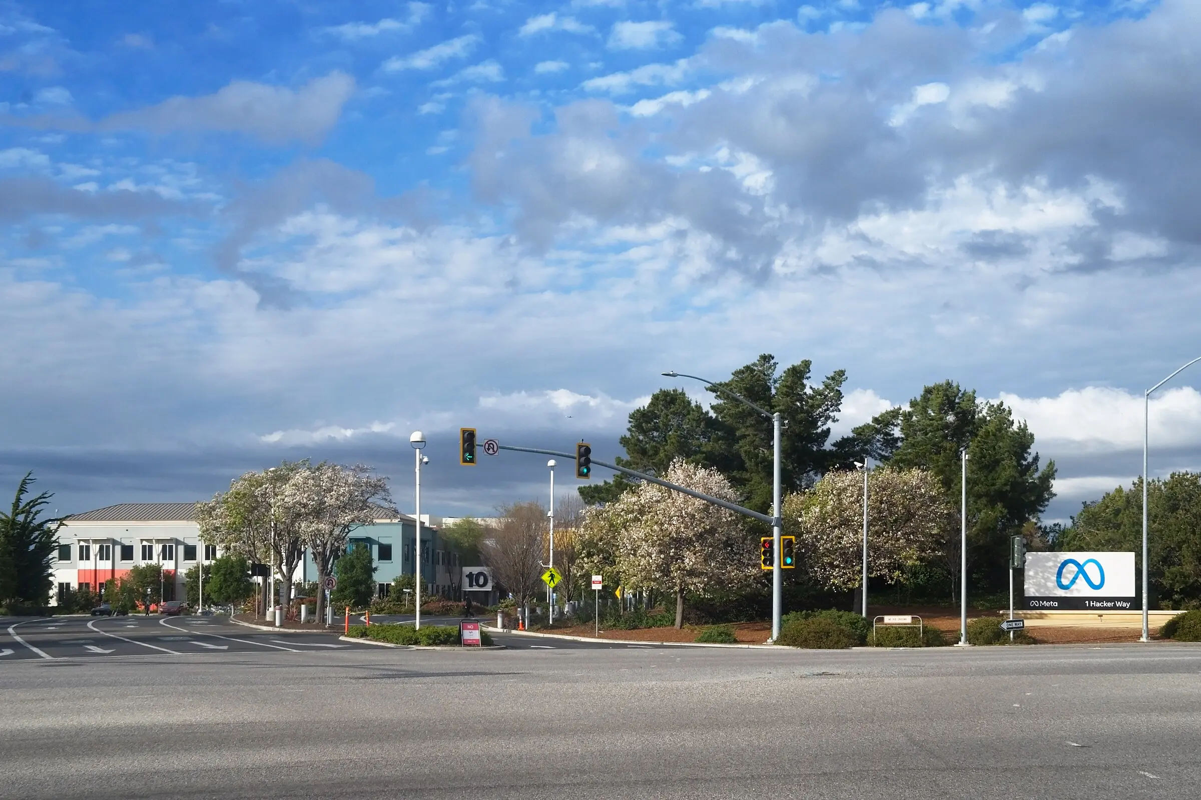 Multa da Meta: entrada da sede da empresa em Menlo Park, na Califórnia