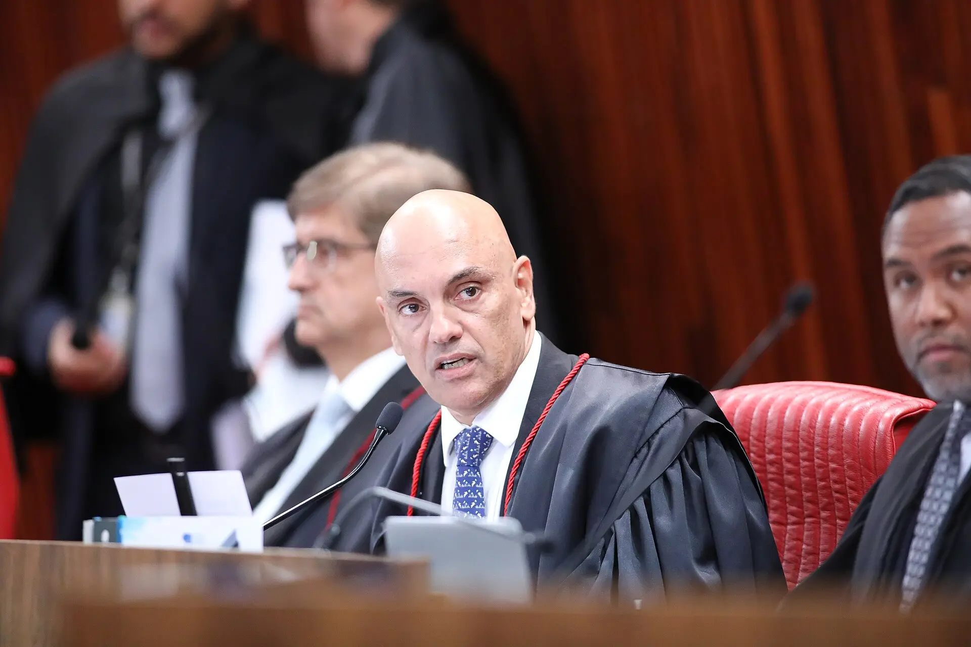 Musk e Moraes: o ministro Alexandre de Moraes em sessão do TSE