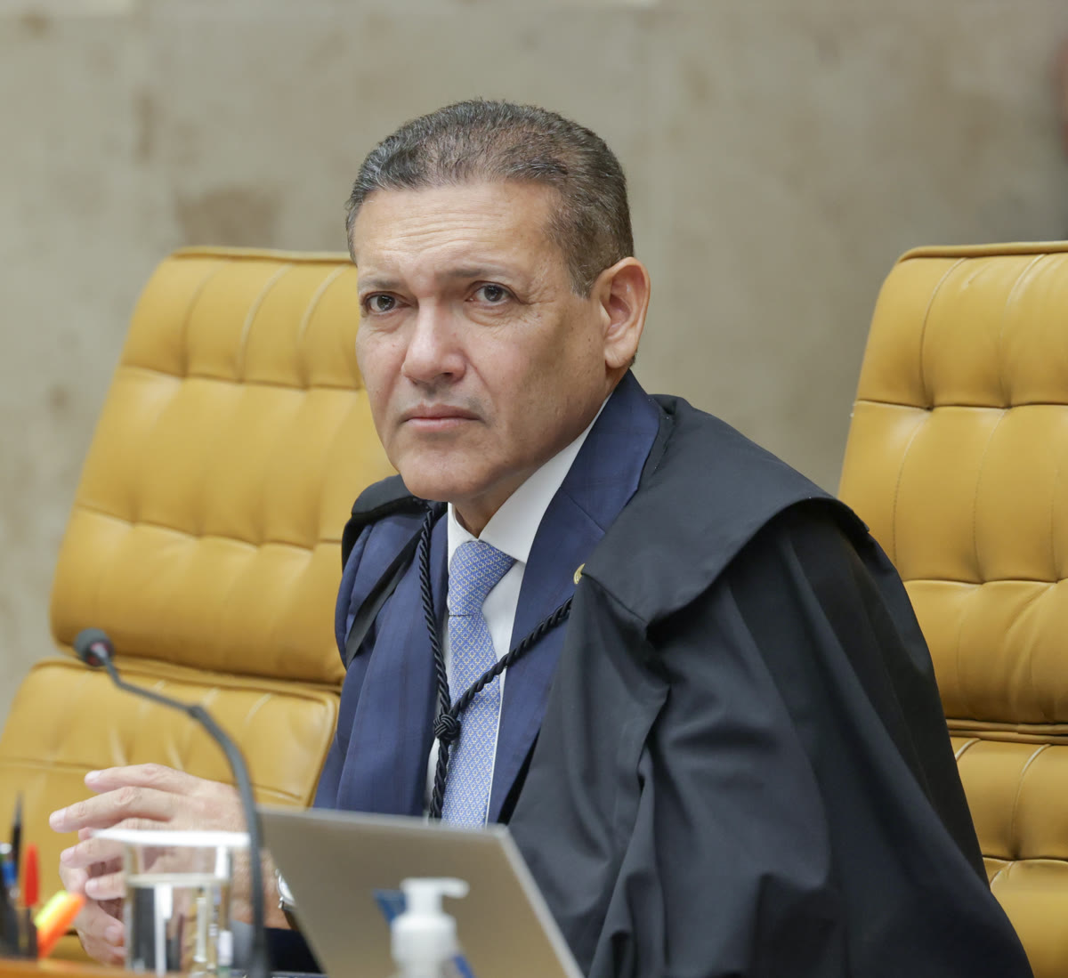 Nunes Marques durante sessão plenária do STF
