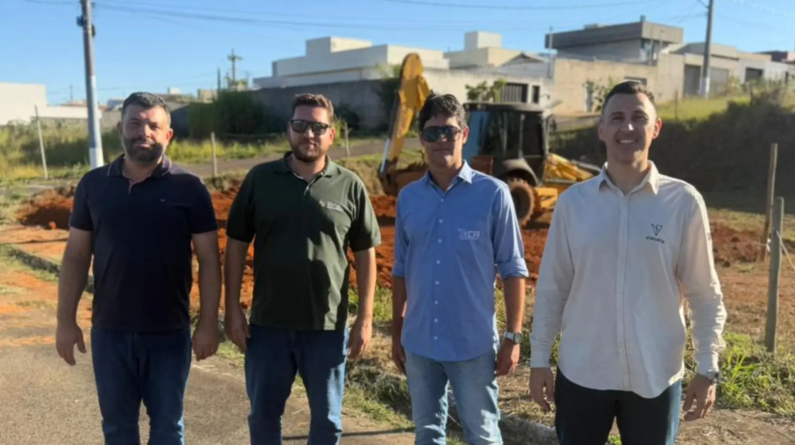 Papai Noel em Patrocínio: presidentes da ACIP/CDL na obra da casa da campanha de Natal
