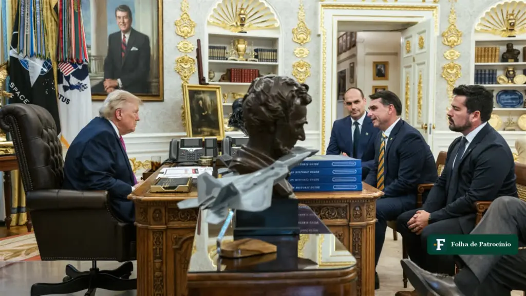 Paulo Figueiredo, à direita, em encontro com Donald Trump, Eduardo Bolsonaro e Flávio Bolsonaro