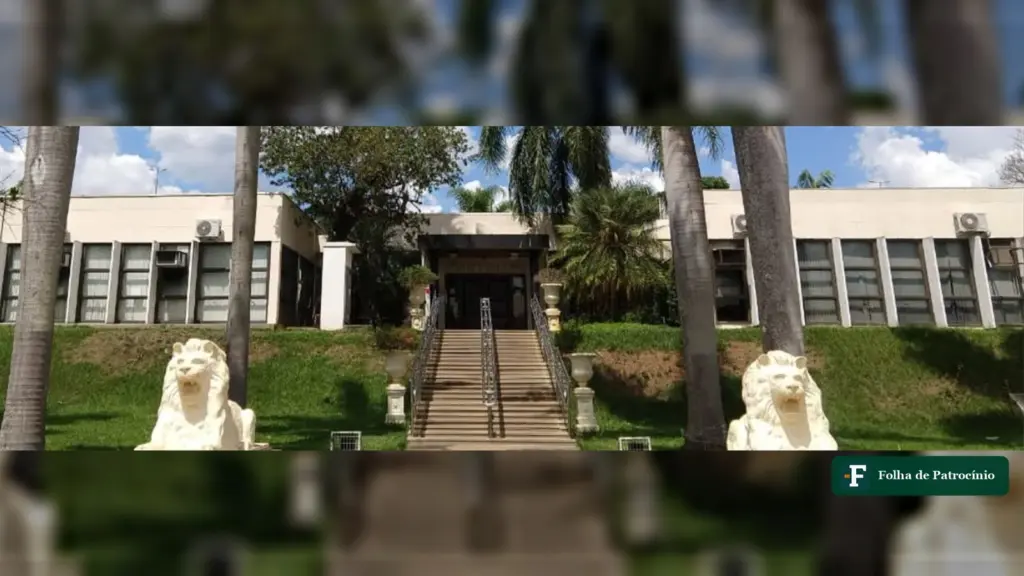 Fachada da sede da Prefeitura de Patrocínio, onde vale o ponto facultativo em Patrocínio, em foto de arquivo