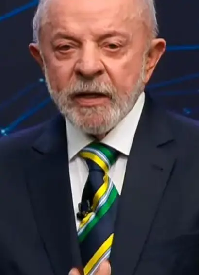 Quem ganhou o debate: Lula fala no estúdio da Band durante o confronto com Flávio Bolsonaro