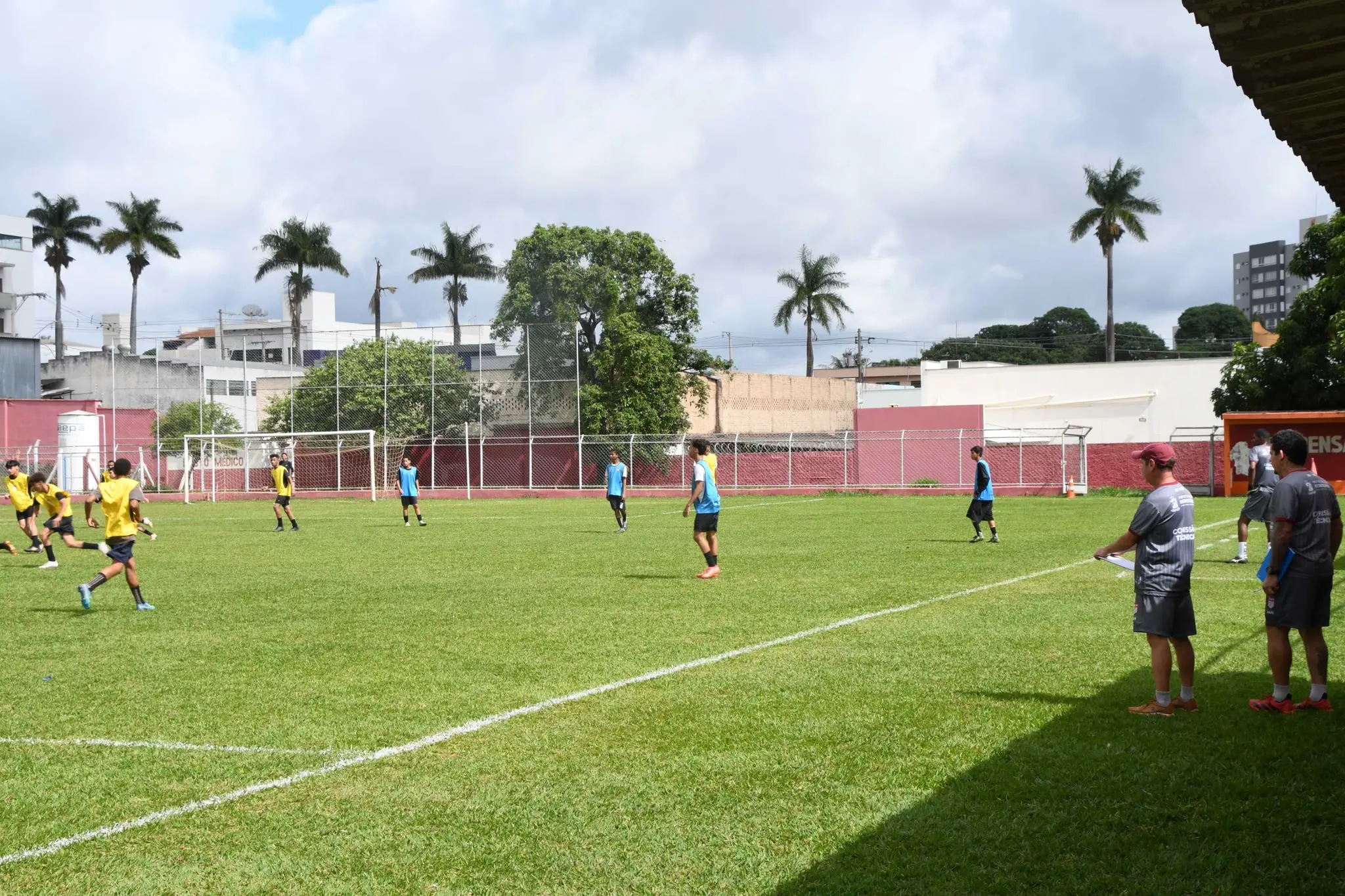 Jogo-treino no Estádio Júlio Aguiar acompanhado pela comissão técnica na seletiva que levou ao resultado da peneira do CAP