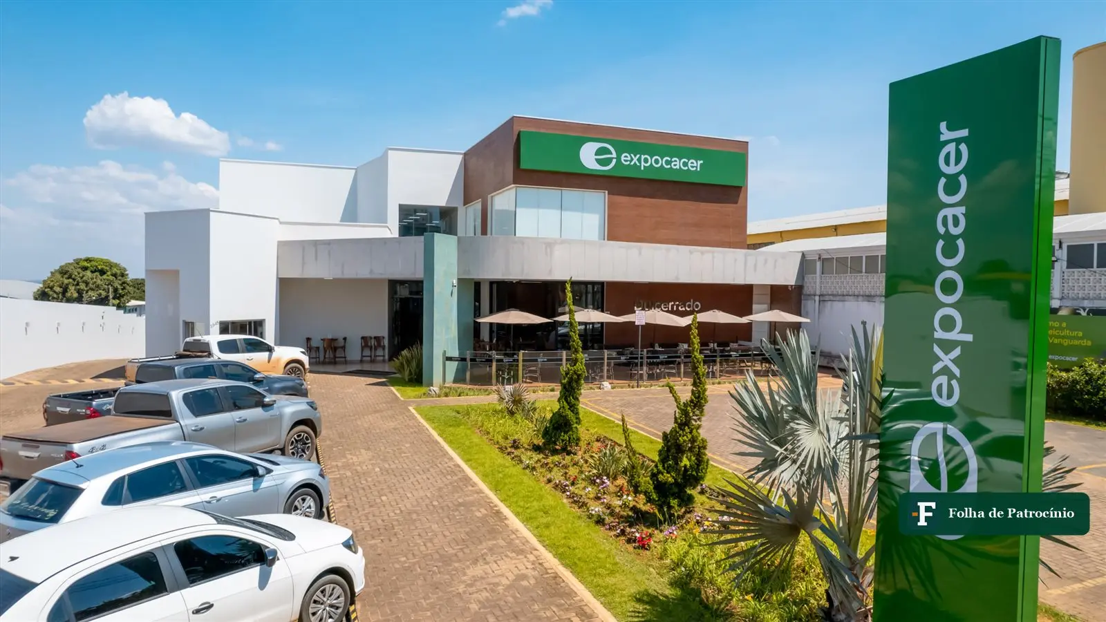 Entrada da Expocacer, cooperativa dos cafeicultores do Cerrado, em Patrocínio