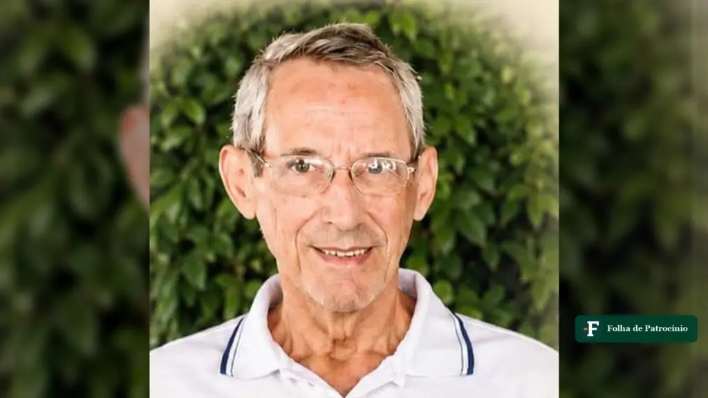 Retrato de Donizete de Souza, de óculos e camisa polo branca, no convite da missa de sétimo dia de Donizete de Souza