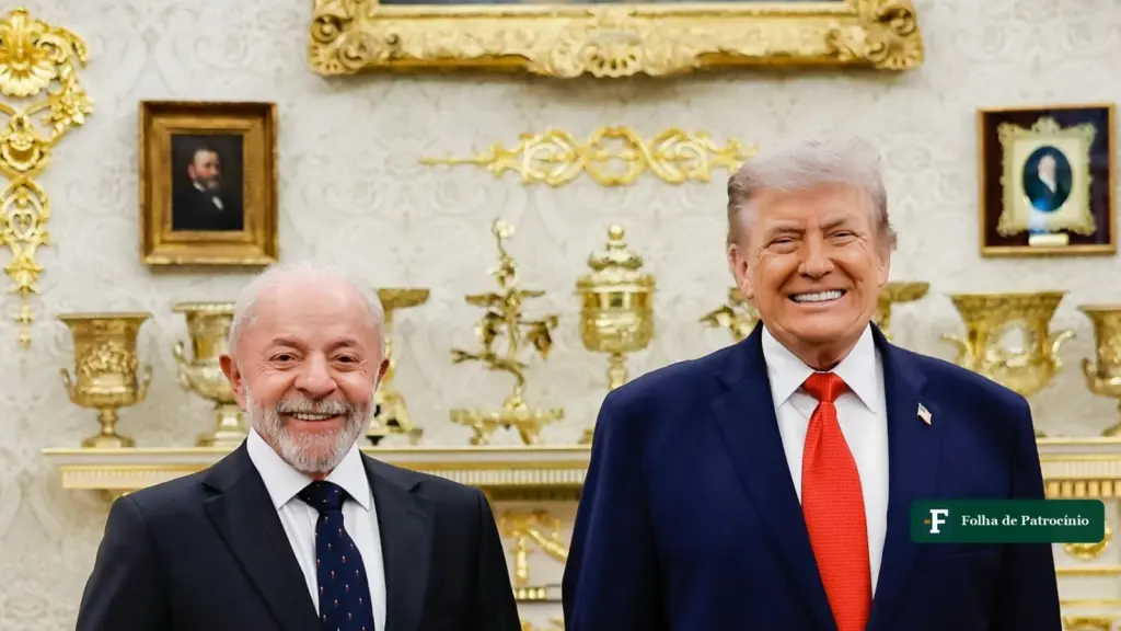 Lula e Trump sorrindo em encontro na Casa Branca, no contexto do silêncio de Trump sobre a eleição