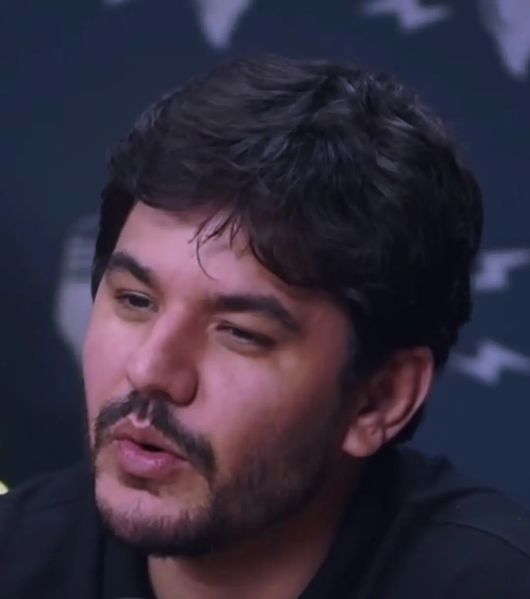 Raul Sena durante o podcast em que fala do split payment e a diarista