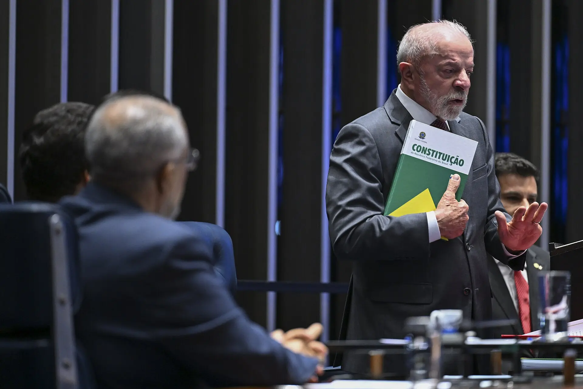Lula em sessão solene no Congresso, em 16 de outubro, dia da reportagem sobre Vaccari na Itália