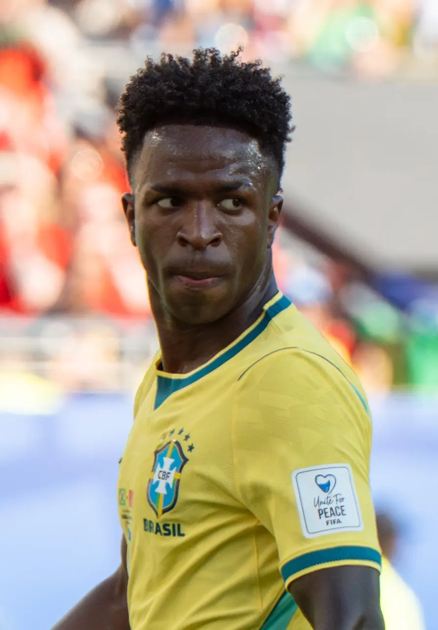 Vini Jr com a camisa da Seleção Brasileira em jogo da Copa do Mundo de 2026, ex de Virginia